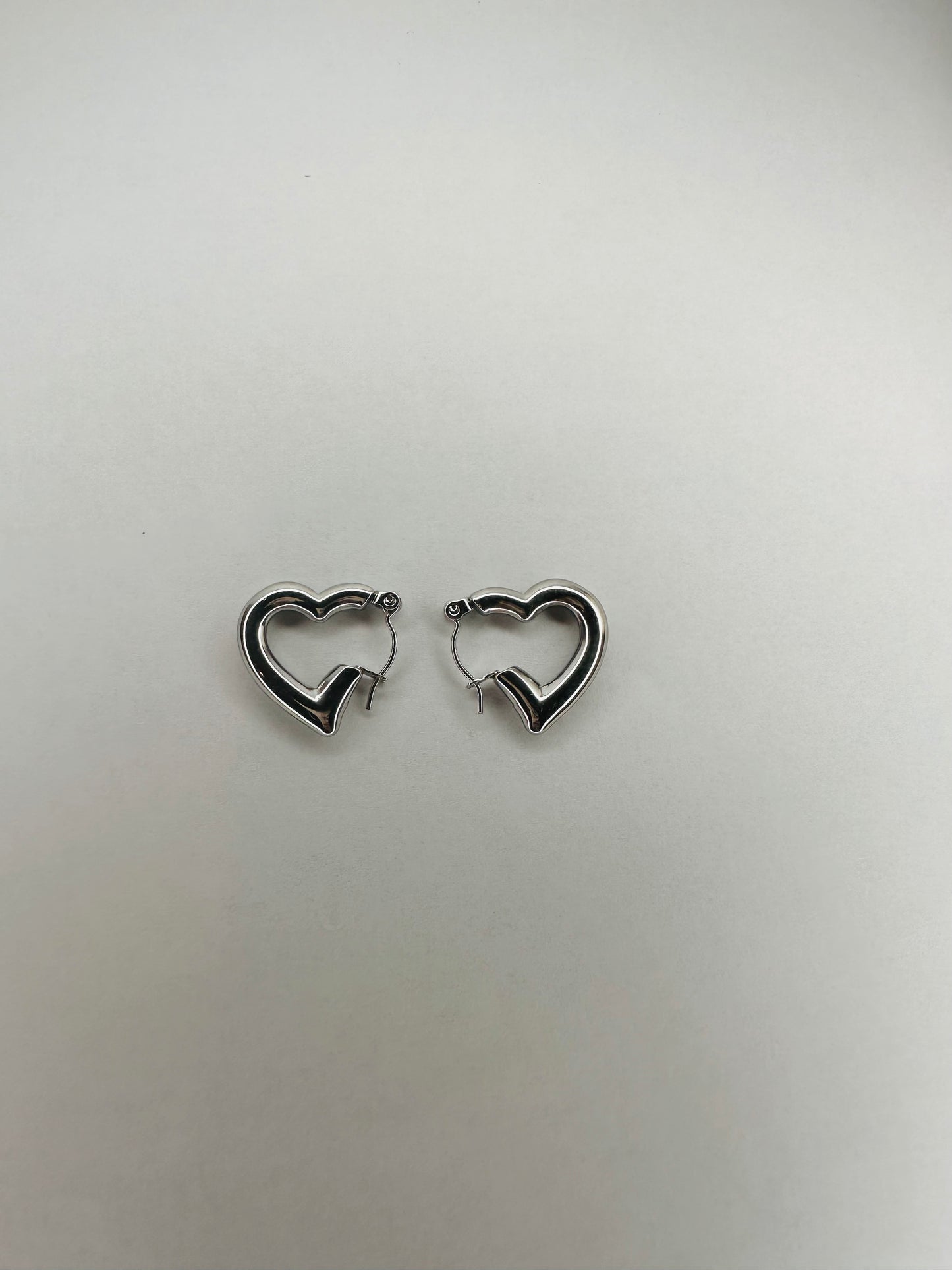 Pendientes de aro con forma de corazón